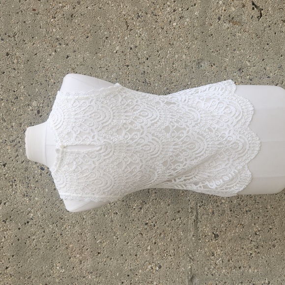 DECJUBA white lace top - Picture 10 of 14